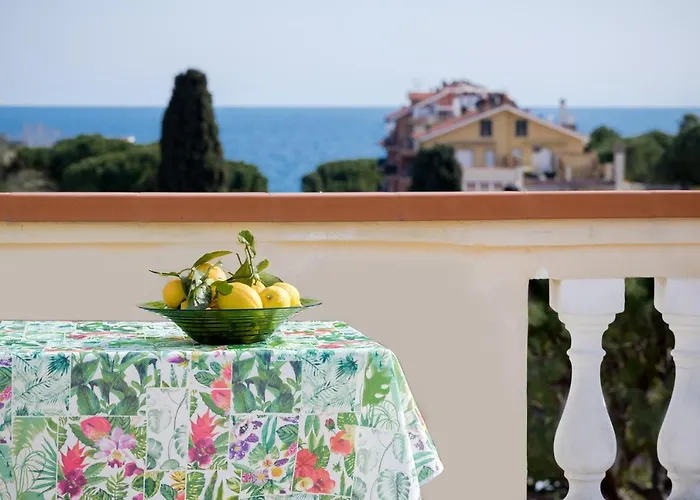 Πανσιόν 142 - A Ca' Da Renata, Terrazza Vista Mare 5 Minuti Dalla